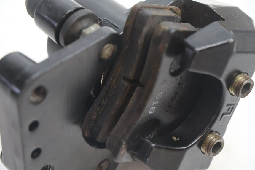 photo de PINÇA DE FREIO DIANTEIRA TNT MOTOR ROMA 12' 2T 50 (2007 - 2018) - Pontos de fixação