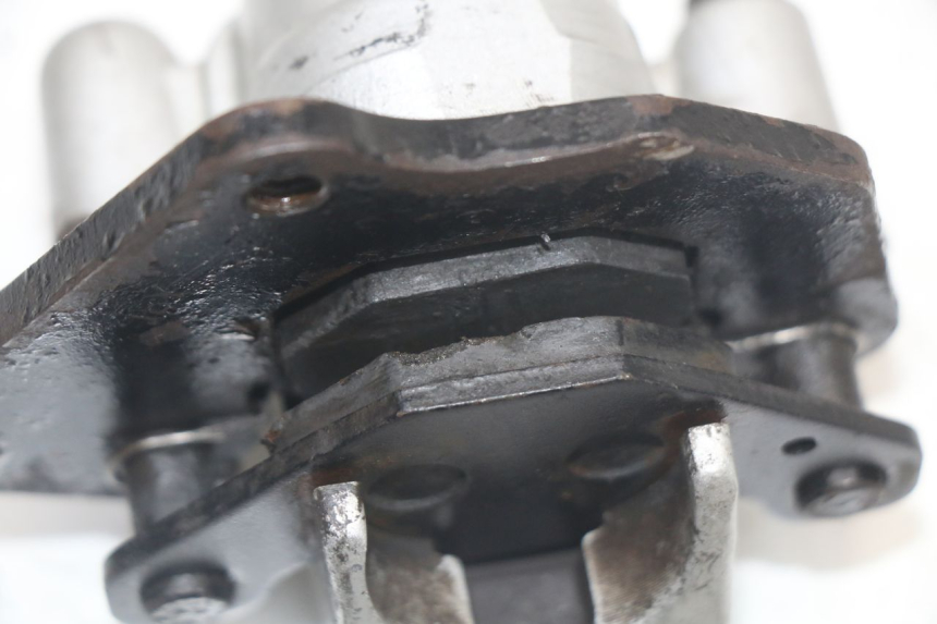 photo de PINÇA DE TRAVÃO DIANTEIRA DERBI SENDA SM DRD X-TREME 50 (2011 - 2017) - Pontos de fixação