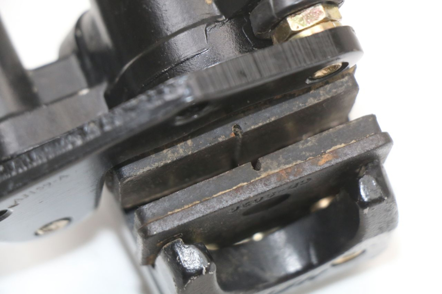 photo de PINÇA DE TRAVÃO DIANTEIRO MINI MX SX 125 - Pontos de fixação
