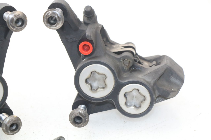 photo de PINÇA DE TRAVÃO DIANTEIRA YAMAHA TDM ABS 900 (2002 - 2014) - Estado da superfície