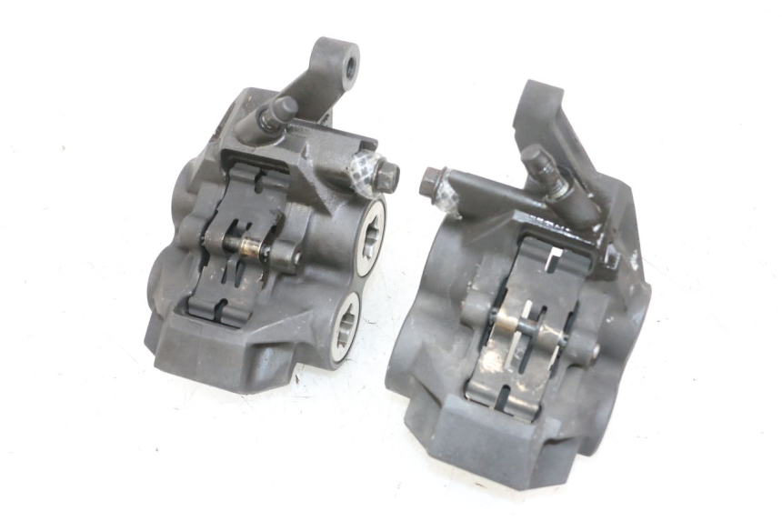 photo de PINÇA DE FREIO DIANTEIRA YAMAHA TDM ABS 900 (2002 - 2014) - Pontos de fixação