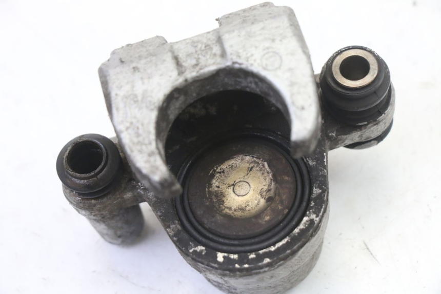photo de PINÇA DE TRAVÃO DIANTEIRO YAMAHA TDR DELTABOX 125 (1997 - 2003) - Pontos de fixação