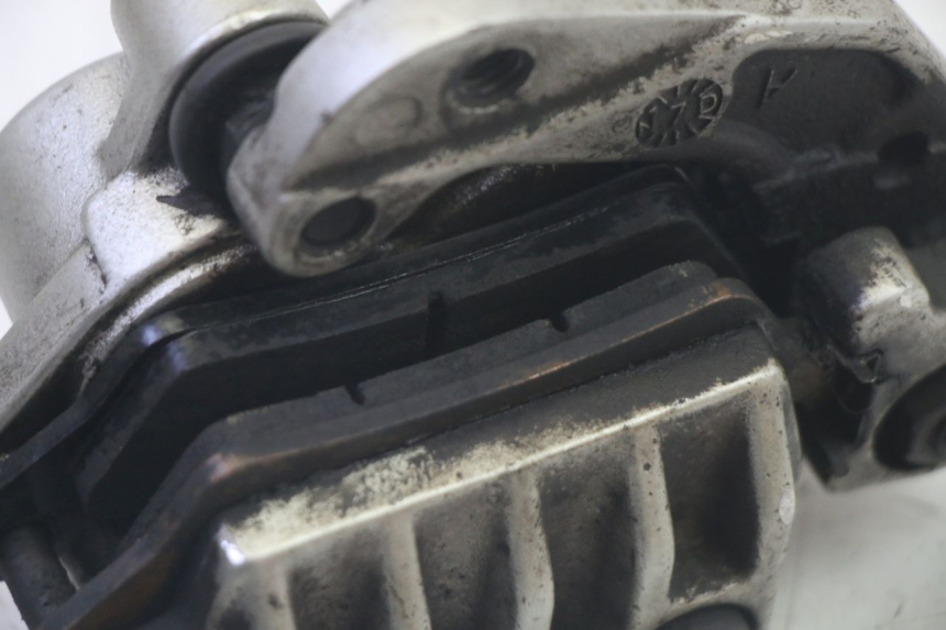 photo de PINÇA DE FREIO DIANTEIRA YAMAHA XMAX X-MAX 125 (2006 - 2009) - Pontos de fixação