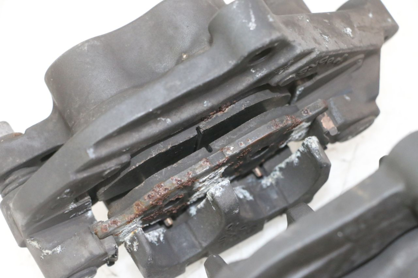 photo de PINÇA DE FREIO DIANTEIRA YAMAHA XJ6 ABS 600 (2008 - 2016) - Zoom do estado de desgaste