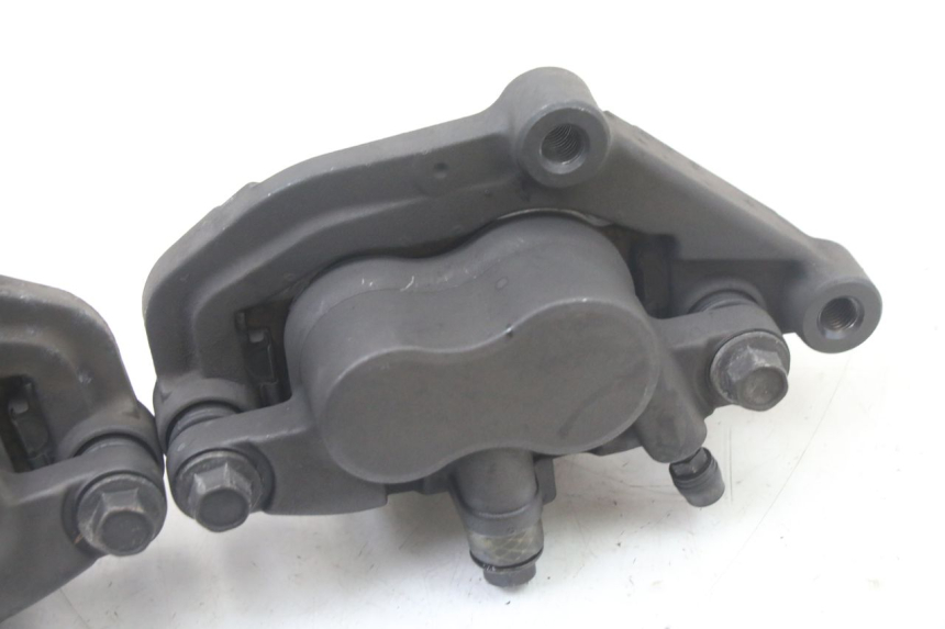photo de PINÇA DE FREIO DIANTEIRA YAMAHA XJ6 600 (2008 - 2016) - Detalhes característicos