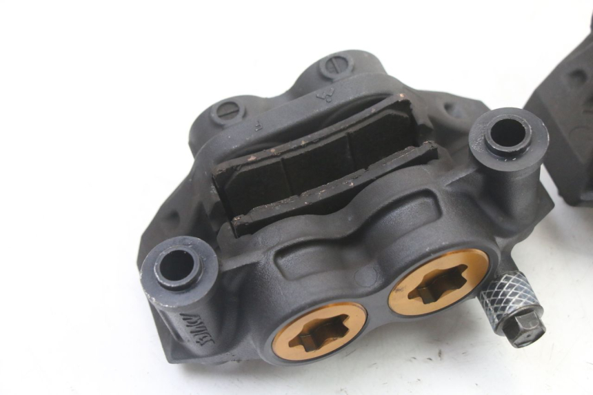photo de PINÇA DE FREIO DIANTEIRA YAMAHA YP T-MAX TMAX 530 (2017 - 2020) - Pontos de fixação
