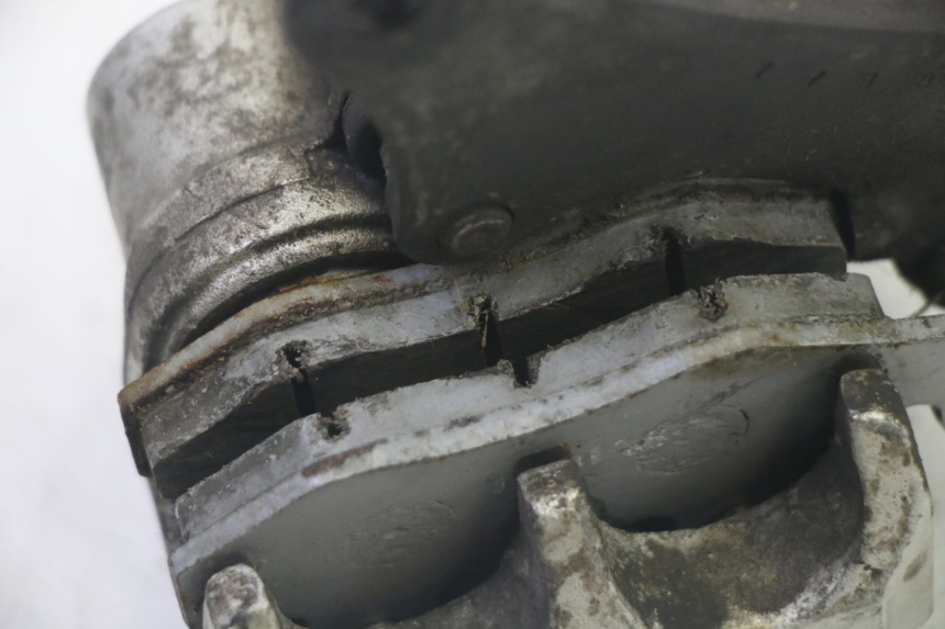 photo de PINÇA DE TRAVÃO DIANTEIRA KYMCO ZING 125 (1997 - 2003) - Pontos de fixação