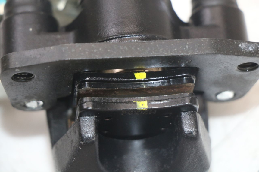 photo de PINÇA DE TRAVÃO ROLL LOCK PIAGGIO MP3 HPE 350 (2018 - 2020) - Pontos de fixação