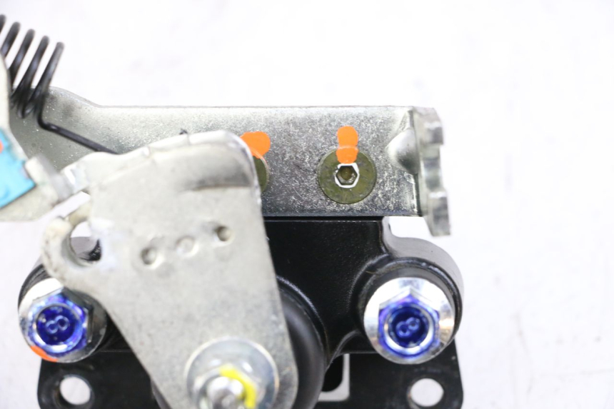 photo de PINÇA DE TRAVÃO ROLL LOCK PIAGGIO MP3 HPE 300 (2019 - 2026) - Peça verificada