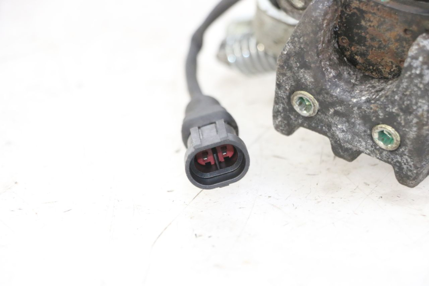 photo de PINÇA DE TRAVÃO ROLL LOCK PIAGGIO MP3 125 (2006 - 2014) - Zoom do estado de desgaste