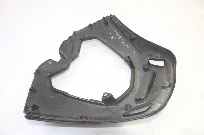 photo de PARTE INFERIOR DA FRENTE PIAGGIO MP3 HPE 350 (2018 - 2020) - Pontos de fixação
