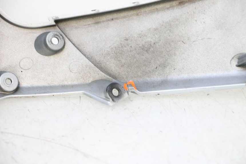photo de PARTE INFERIOR DA FRENTE PIAGGIO MP3 125 (2006 - 2014) - Pontos de fixação