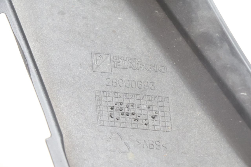 photo de FACE FRONTAL INFERIOR PIAGGIO MP3 500 (2016 - 2018) - Pontos de fixação