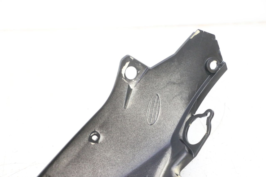 photo de PARTE INFERIOR DA FRENTE PEUGEOT TREKKER 50 (1995 - 2004) - Zoom do estado de desgaste