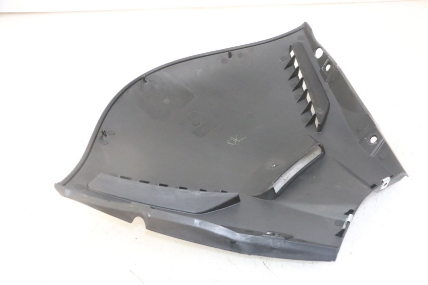 photo de FRENTE INTERNA DA CARENAGEM HONDA FORZA ABS 300 (2013 - 2017) - Zoom do estado de desgaste