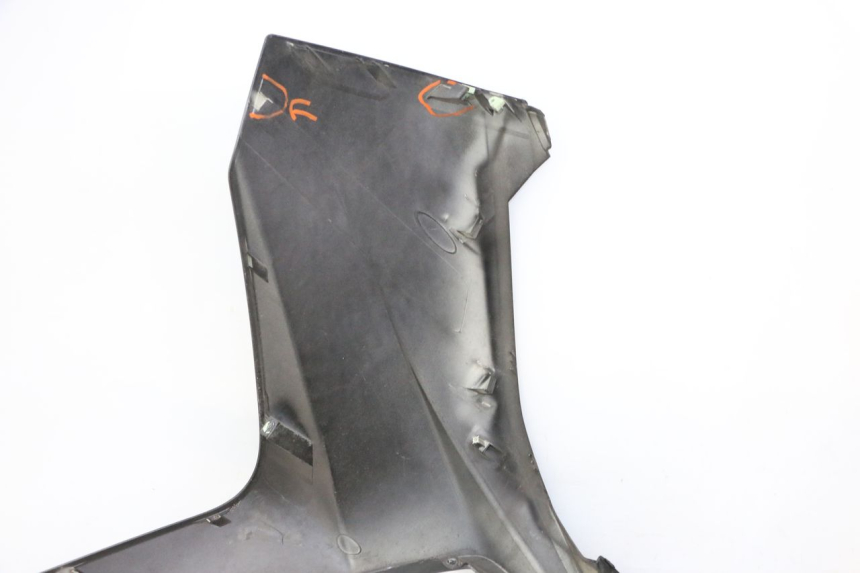 photo de FRENTE PEUGEOT SATELIS 125 (2006 - 2009) - Pontos de fixação