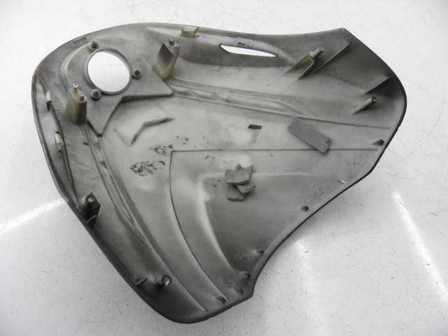 photo de PARTE FRONTAL SUPERIOR BHM REVENGER 50 (2009 - 2015) - Estado da superfície