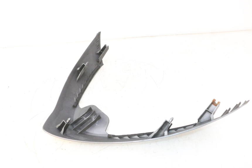 photo de PARTE FRONTAL SUPERIOR SUZUKI BURGMAN 125 (2007 - 2014) - Zoom do estado de desgaste