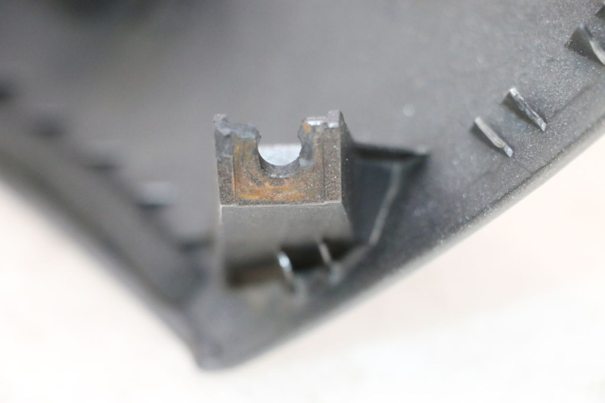 photo de PARTE FRONTAL SUPERIOR SUZUKI BURGMAN 125 (2007 - 2014) - Pontos de fixação