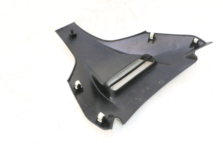 photo de FACE FRONTAL SUPERIOR SUZUKI BURGMAN EXECUTIVE ABS 650 (2006 - 2012) - Zoom do estado de desgaste