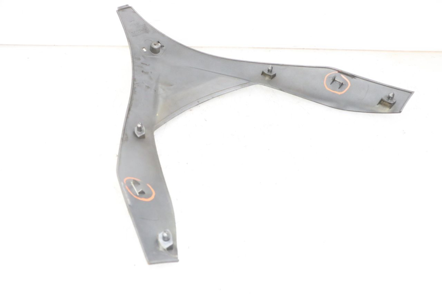 photo de PARTE FRONTAL SUPERIOR PIAGGIO MP3 LT 400 (2007 - 2012) - Zoom do estado de desgaste