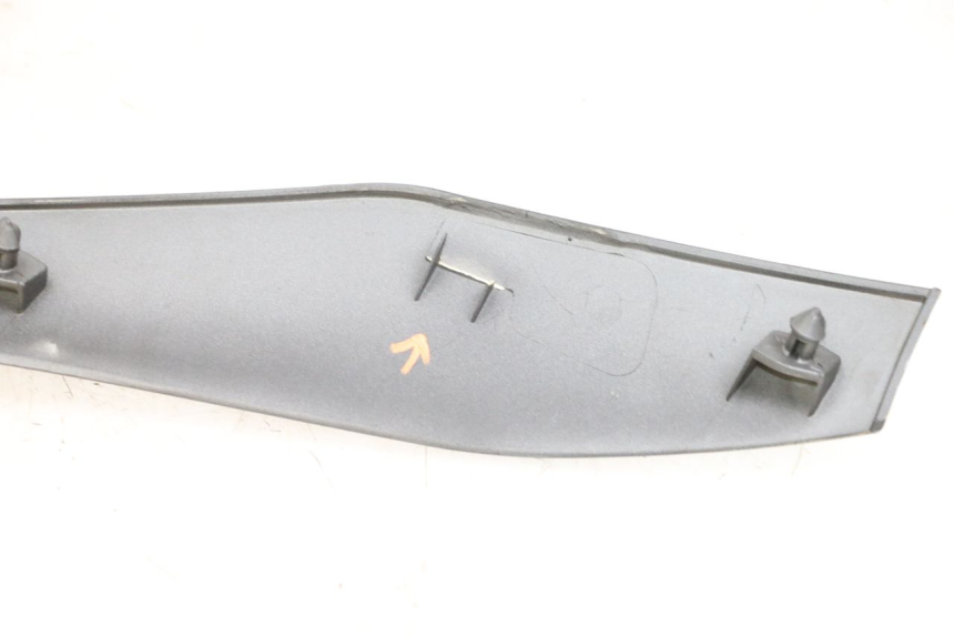 photo de PARTE FRONTAL SUPERIOR PIAGGIO MP3 500 (2011 - 2015) - Zoom do estado de desgaste