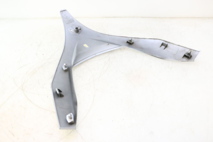 photo de PARTE FRONTAL SUPERIOR PIAGGIO MP3 125 (2006 - 2014) - Zoom do estado de desgaste