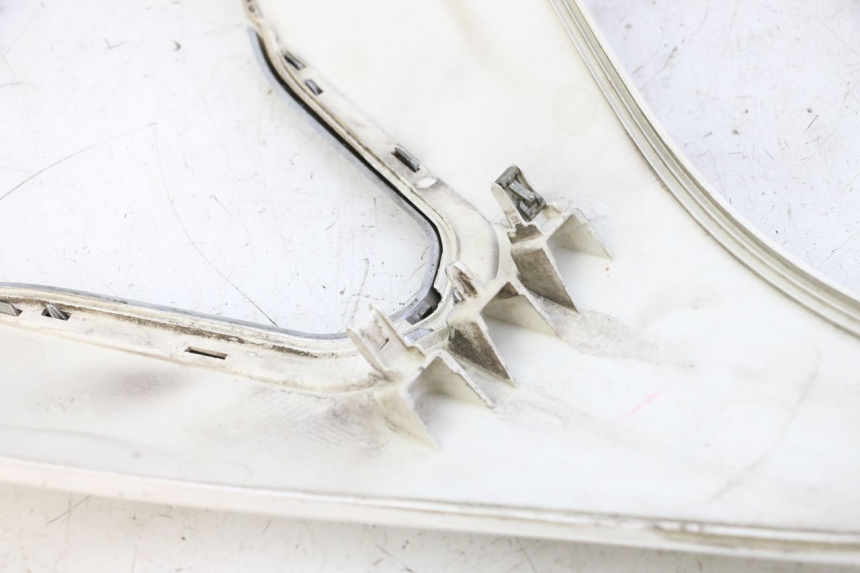 photo de PARTE FRONTAL SUPERIOR PEUGEOT SATELIS 125 (2010 - 2012) - Detalhe da peça