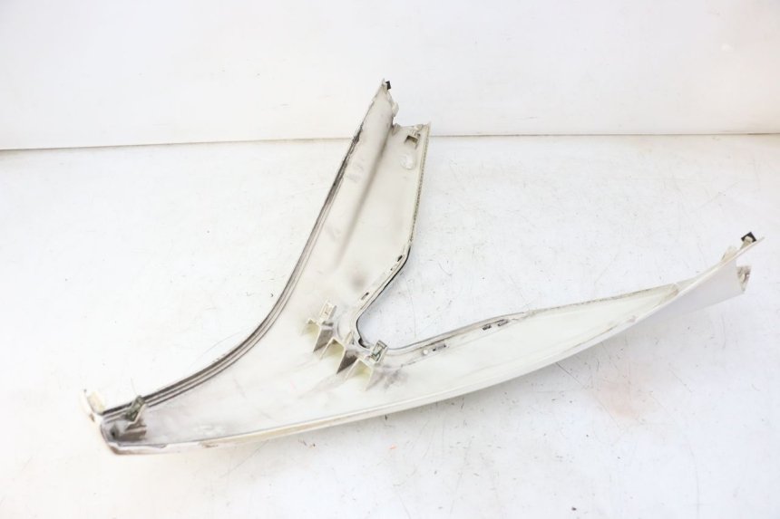 photo de PARTE FRONTAL SUPERIOR PEUGEOT SATELIS 125 (2010 - 2012) - Pontos de fixação