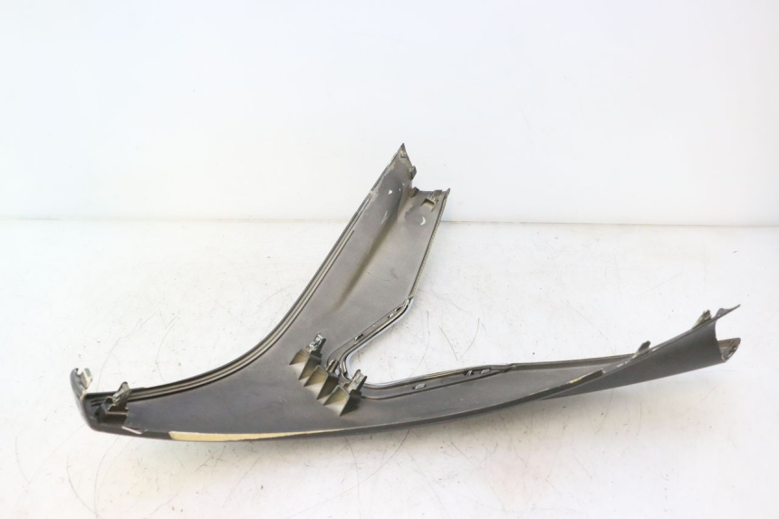 photo de PARTE FRONTAL SUPERIOR PEUGEOT SATELIS 125 (2013 - 2018) - Zoom do estado de desgaste