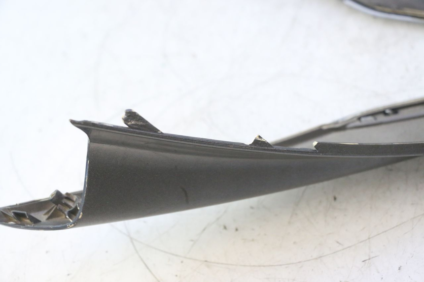 photo de PARTE FRONTAL SUPERIOR PEUGEOT SATELIS 125 (2013 - 2018) - Pontos de fixação