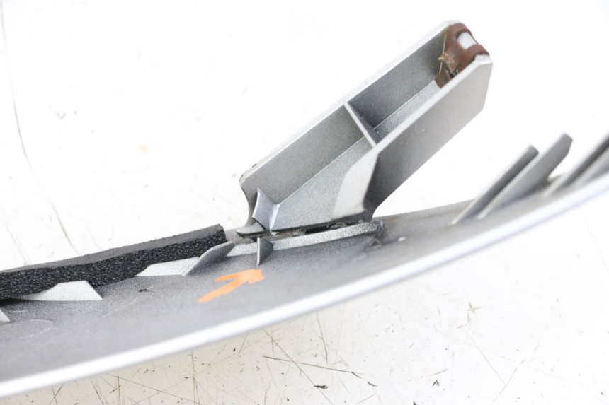 photo de PARTE FRONTAL SUPERIOR SUZUKI BURGMAN 125 (2007 - 2014) - Outro ângulo de visão