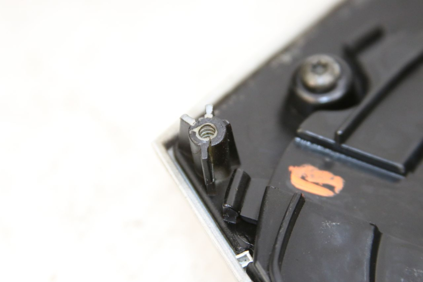 photo de PARTE FRONTAL SUPERIOR PEUGEOT VIVACITY 125 (2010 - 2017) - Outro ângulo de visão