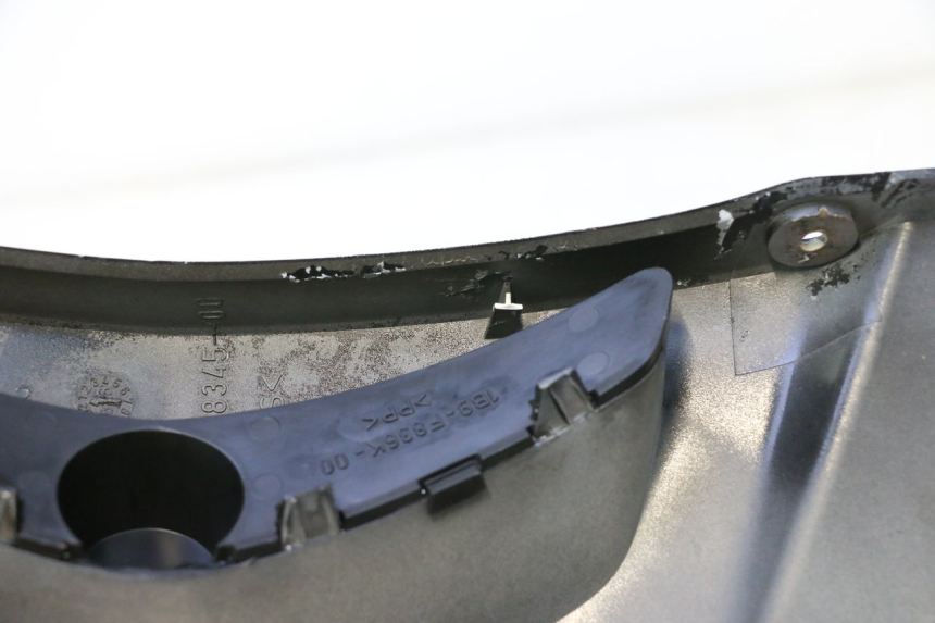photo de PARTE FRONTAL SUPERIOR YAMAHA XMAX X-MAX 125 (2006 - 2009) - Zoom do estado de desgaste