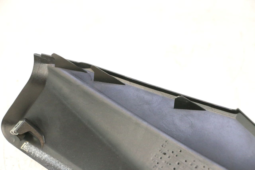 photo de PARTE FRONTAL SUPERIOR YAMAHA X-MAX XMAX 125 (2010 - 2013) - Detalhes característicos