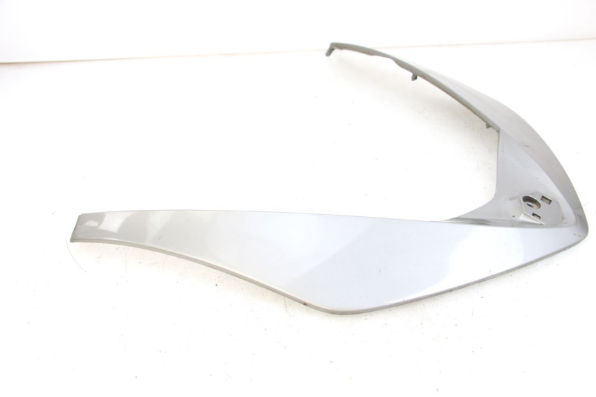 photo de PARTE FRONTAL SUPERIOR PIAGGIO X10 125 (2012 - 2017) - Detalhes característicos