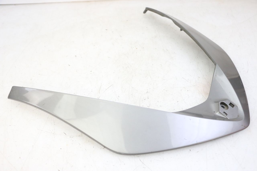 photo de PARTE FRONTAL SUPERIOR PIAGGIO X10 125 (2012 - 2017) - Zoom do estado de desgaste