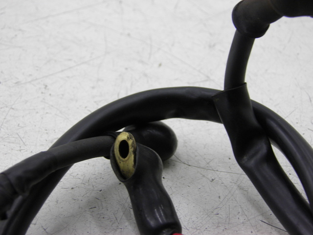 photo de Fiação da bateria YAMAHA TDM 900 (2004 - 2006) - Detalhe da peça