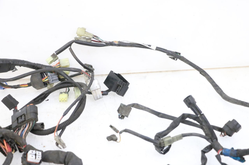 photo de FAIXA DE CABOS SUZUKI BURGMAN 125 (2015 - 2017) - Pontos de fixação