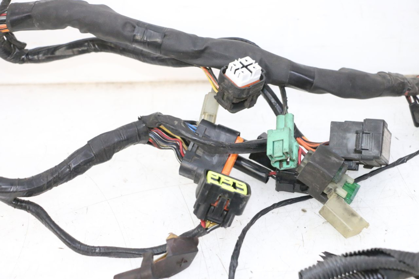 photo de FAIXA DE CABOS SUZUKI BURGMAN 125 (2007 - 2014) - Pontos de fixação