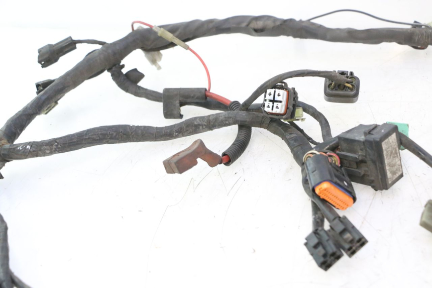 photo de FAIXA DE CABOS SUZUKI BURGMAN 125 (2007 - 2014) - Pontos de fixação