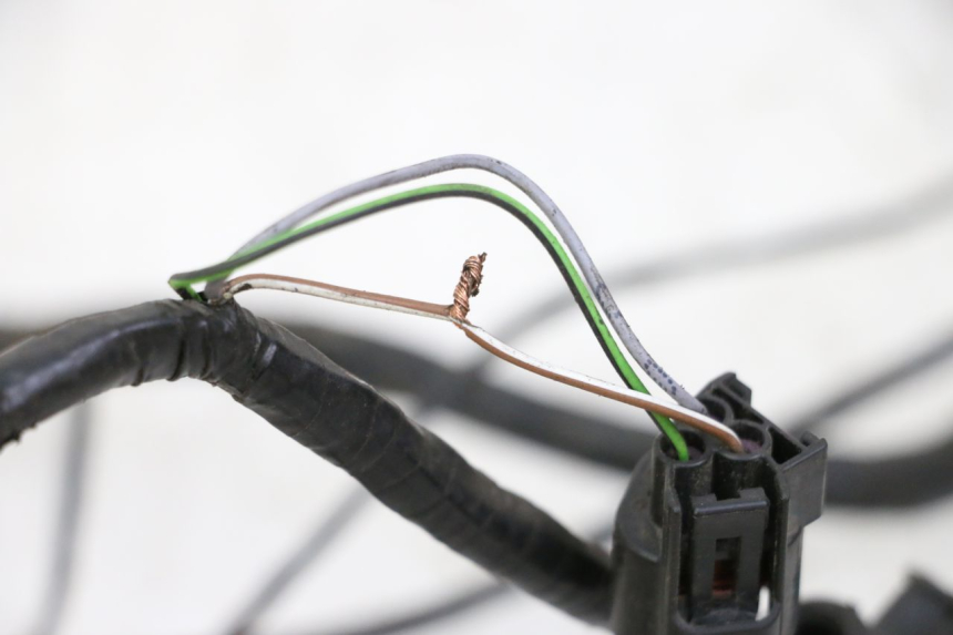 photo de FAIXA DE CABOS PEUGEOT CITYSTAR 50 (2013 - 2017) - Zoom do estado de desgaste