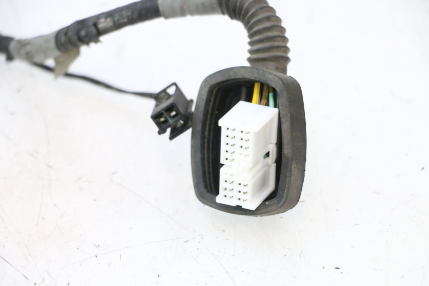 photo de FAIXA DE FIOS DO PAINEL DE INSTRUMENTOS SUZUKI GSR 600 (2005 - 2012) - Pontos de fixação