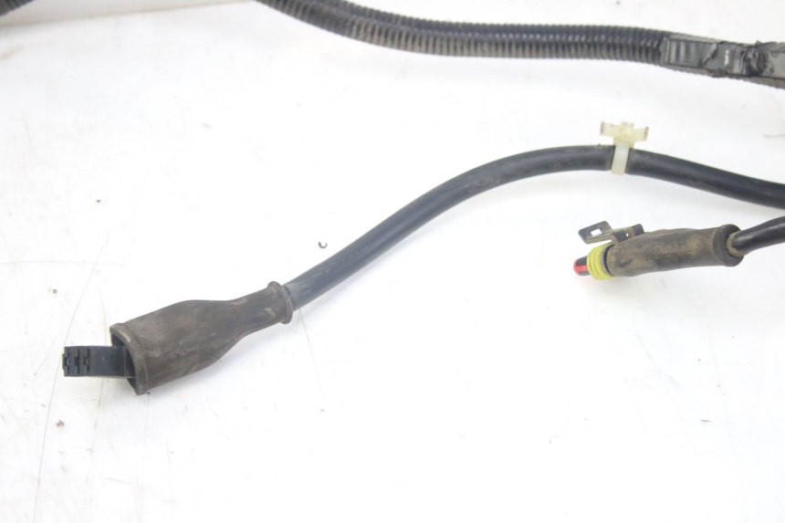 photo de FAIXA DE CABOS PIAGGIO FLY 4T 50 (2013 - 2017) - Pontos de fixação