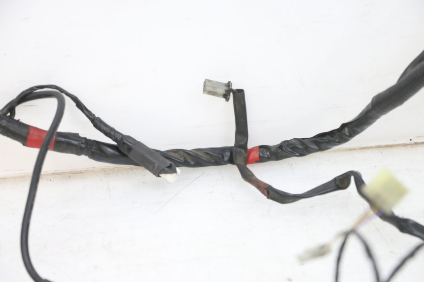 photo de FAIXA DE CABOS PIAGGIO FLY 4T 50 (2013 - 2017) - Detalhes característicos