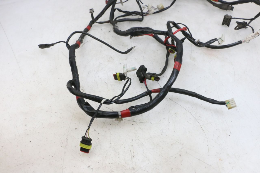 photo de FAIXA DE CABOS PIAGGIO FLY 4T 50 (2013 - 2017) - Pontos de fixação
