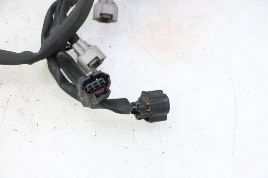 photo de FAIXA DE CABOS YAMAHA FZ6 FAZER S2 600 (2007 - 2011) - Outro ângulo de visão