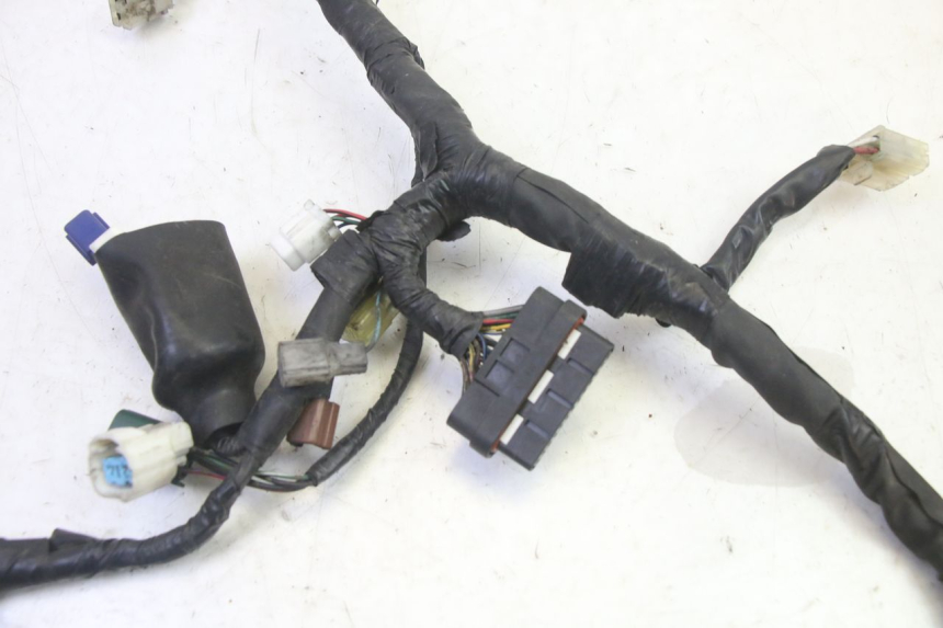 photo de FAIXA DE CABOS YAMAHA FZ6 N FAZER 600 (2004 - 2006) - Pontos de fixação