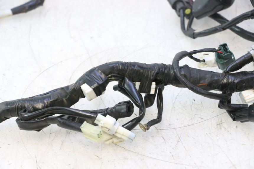 photo de FAIXA DE CABOS YAMAHA FZ8 800 (2010 - 2016) - Marcações e referências