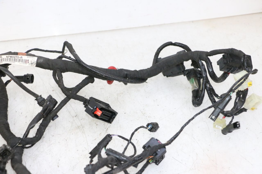 photo de FAIXA DE CABOS BMW G310 R 310 (2016 - 2020) - Zoom do estado de desgaste